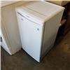 Image 2 : WHITE DANBY MINI FRIDGE