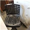 Image 2 : BLACK ROLLING OFFICE CHAIR