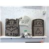 Image 1 : One 3D and 2 Styrofoam Tombstones