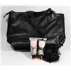 Image 1 : GIFT BAG WITH CONTENTS