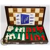 Image 1 : VINTAGE PORTABLE CHESS BOARD AND PIECES