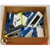 Image 1 : BOX OF ASSORTED ANDROID CAR ACCESSORIES