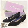 Image 1 : MONIQUES BLACK SZ 8AA LADIES
