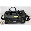 Image 1 : TRAVEL PET CARRIER