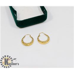 PAIR OF GOLD EARRINGS, UNSTAMPED