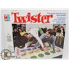 Image 1 : VINTAGE MILTON BRADLEY TWISTER GAME