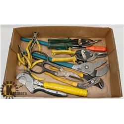 LARGE FLAT OF ESTATE TOOLS