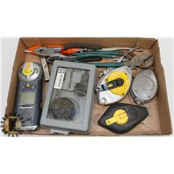 LARGE FLAT OF ESTATE TOOLS