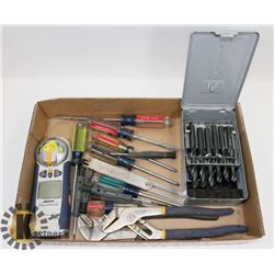 LARGE FLAT OF ESTATE TOOLS