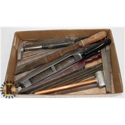 LARGE FLAT OF ESTATE TOOLS