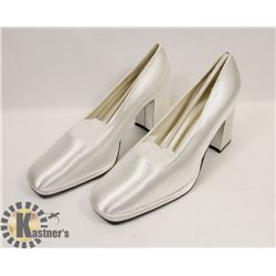 SATIN PARTY WHITE SZ 10