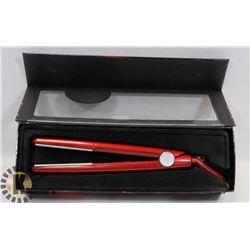 HOT STYLER FLAT IRON.