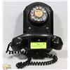 Image 1 : 1950S ROTARY TELEPHONE.