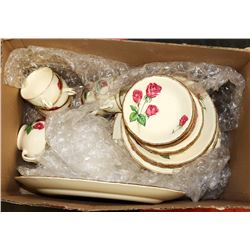 SET OF ROYAL SWAN ANNIVERSARY ROSE MADE IN