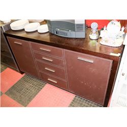 WOOD TONE AND LEATHERETTE SIDE BOARD,