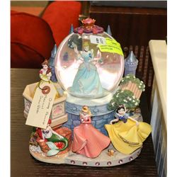 DISNEY PRINCESS MUSICAL SNOWGLOBE.