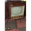 Image 1 : BLACK AND WHITE 18" TV COMES WITH BRASS PLATED