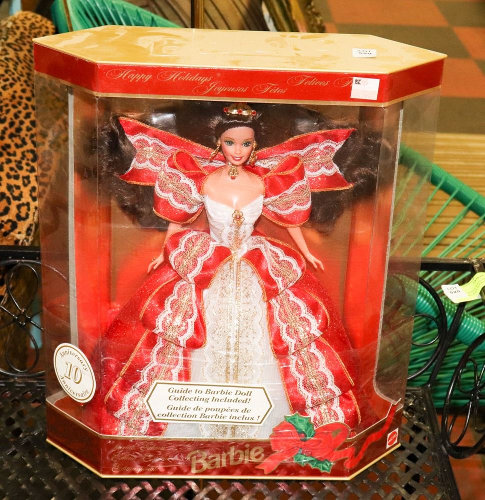 VINTAGE 10TH ANNIVERSARY HAPPY HOLIDAY BARBIE - Kastner Auctions