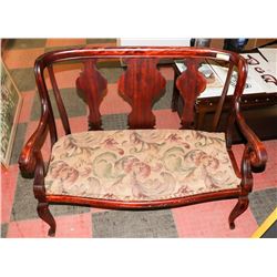 2 SEATER VINTAGE 42" SETTEE.