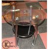 Image 1 : GLASS SIDE TABLE (26"X25"),
