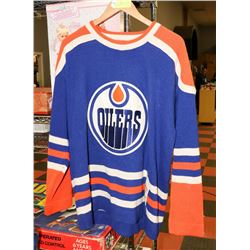 VINTAGE OILERS SWEATER SIZE LARGE