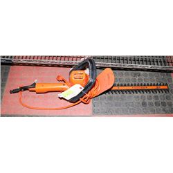 BLACK AND DECKER 16" HEDGE TRIMMER 110V.