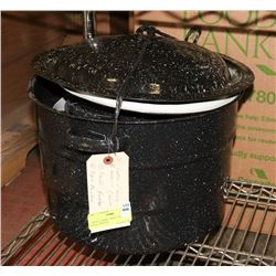 LARGE CANNER, SMALL DOUBLE BOILER, GRINDER.