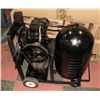 Image 1 : VINTAGE AIR COMPRESSOR (WORKS).