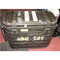 VINTAGE METAL US MILITARY FOOD CONTAINER