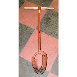 VINTAGE POST HOLE AUGER. TOOLS