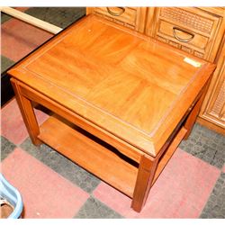 VINTAGE WOOD END TABLE 27"X23"X24".