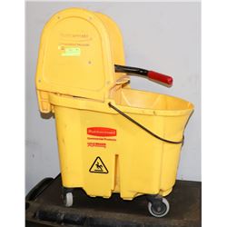 RUBBERMAID COMMERCIAL MOP BUCKET.