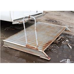 METAL GRATE STEP