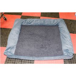 LARGE DOG BED