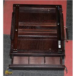 PORTABLE WOOD EASLE.