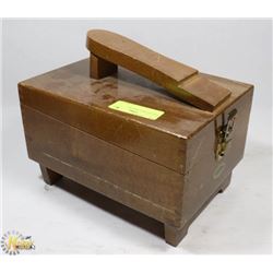 VINTAGE SHOE SHINE KIT.