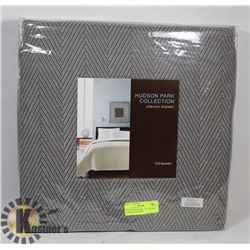 NEW HUDSON PARK COLLECTION CHEVRON BLANKET