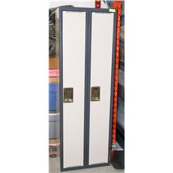 BANK OF 2 FULL SZ LOCKERS