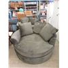 Image 1 : Green Fabric Upholstered Cuddler Chair