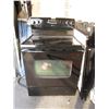 Image 1 : Black Maytag Smooth Top Stove