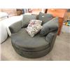 Image 1 : New 5 Foot Diameter Green Fabric Cuddler Chair