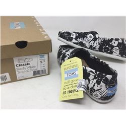Ladies Toms Shoes- Classic Black & White Tropical Print Size 5.5