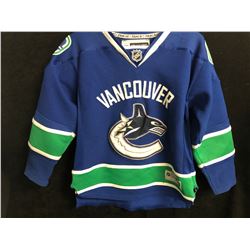 VANCOUVER CANUCKS YOUTH HOCKEY JERSEY (LARGE)