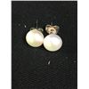 Image 3 : 2 Pairs of Vintage Sterling Silver + Pearl Stud Earrings