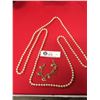 Image 1 : 50" Faux Pearl Necklace and Gold Plated Bracelet