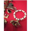 Image 2 : Vintage Costume Jewelry Lot