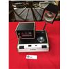 Image 1 : Vintage Morn. Solid State Wake O Matic AM/FM Lamp Radio Flip Clock. Works Needs Light Bulb Telescopi