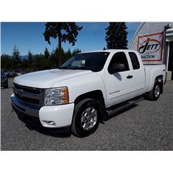 H1 --  2011 CHEVROLET SILVERADO , White , 94971  KM's,