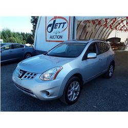 K1 --  2013 NISSAN ROGUE S , Silver , 186831  KM's