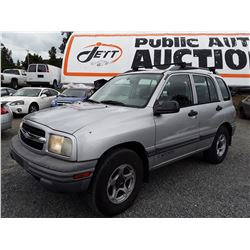 I6 --  2001 CHEVROLET TRACKER  , Silver , 216258  KM's